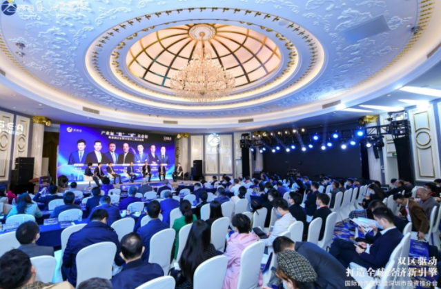 <b>进博会打造全球经济新引擎 粤港澳携手长三角共发展</b>